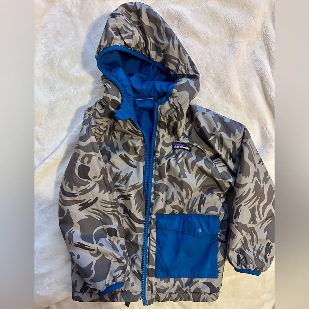 Patagonia Kids Camo-Accent Blue Puffer Jacket - Picture 2 of 2